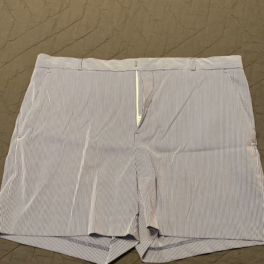 Seersucker Banana republic shorts. Size 16